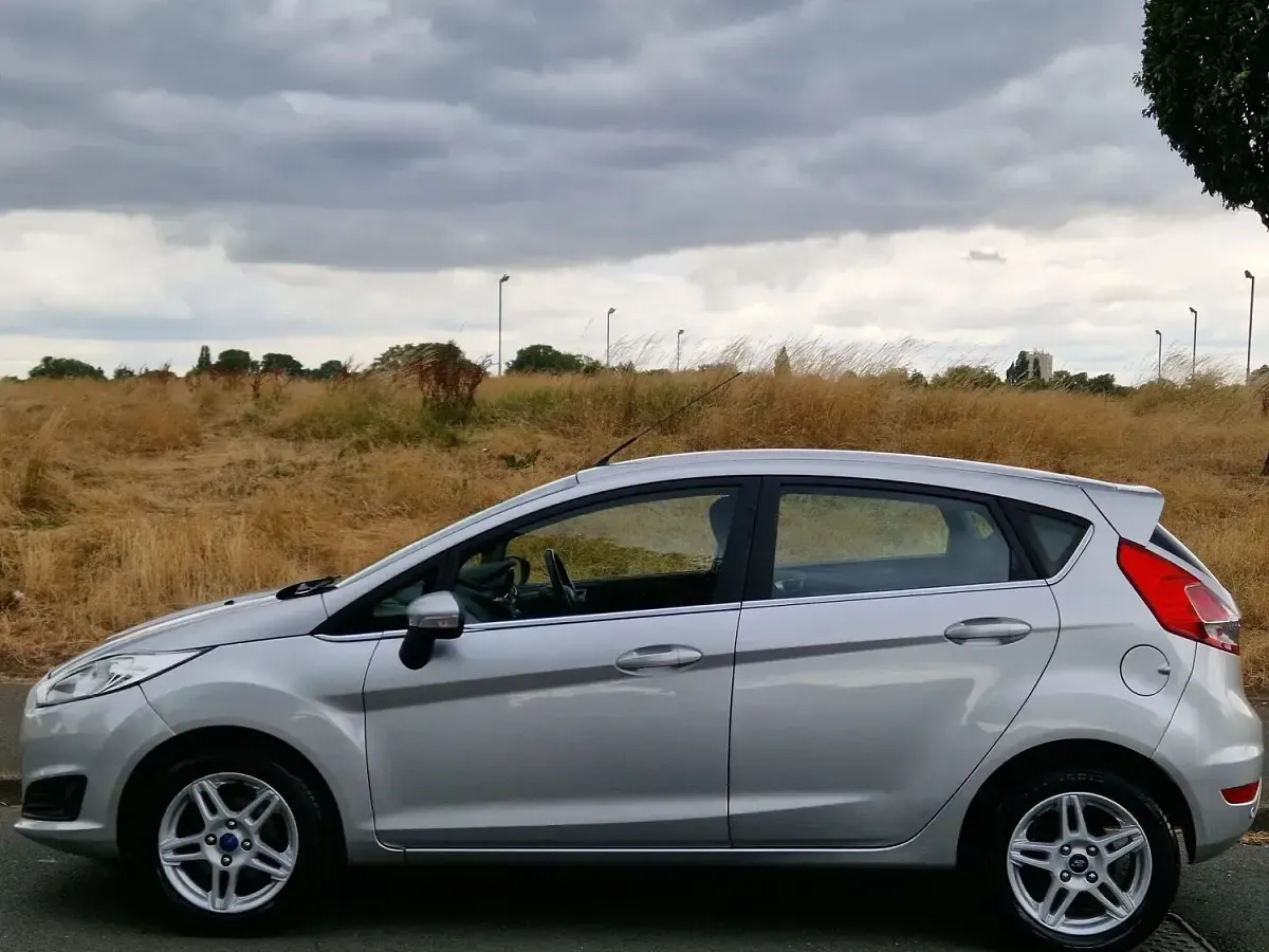 Used Ford Fiesta Zetec 2013 Silver Hatchback