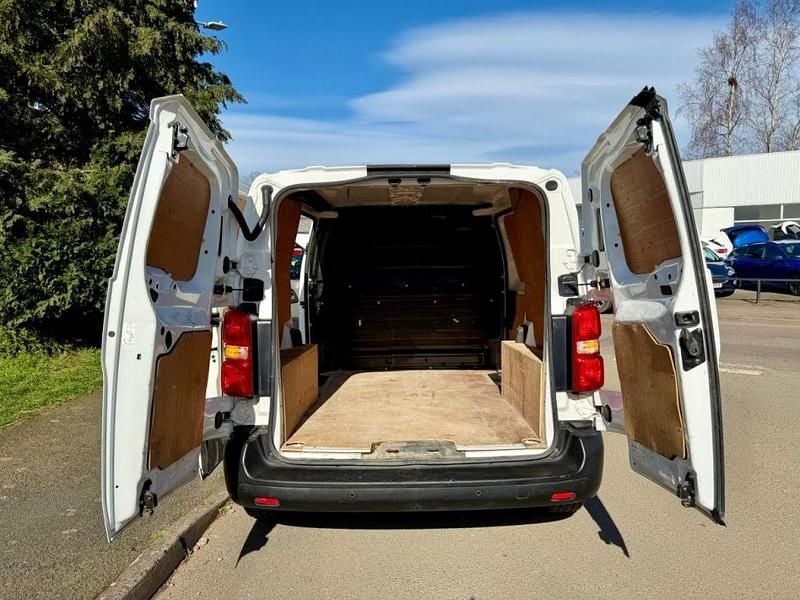 Used Citroën Dispatch 2019 White MPV