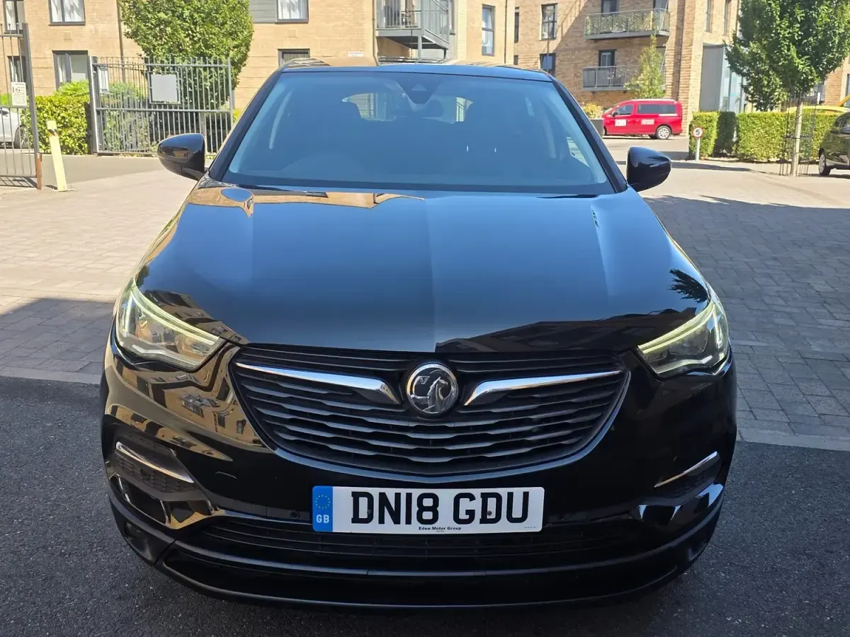 Used Vauxhall Grandland X S 130 HP (95 kW) 2018 Black SUV