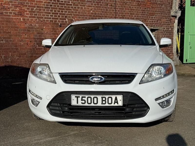 Used Ford Mondeo Business Edition 140 HP (102 kW) 2012 White Hatchback