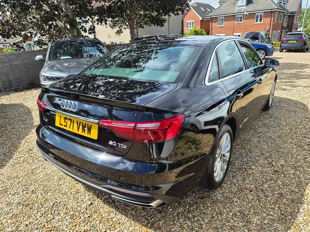 Used Audi A4 Comfort 134 HP (98 kW) 2021 Black Sedan