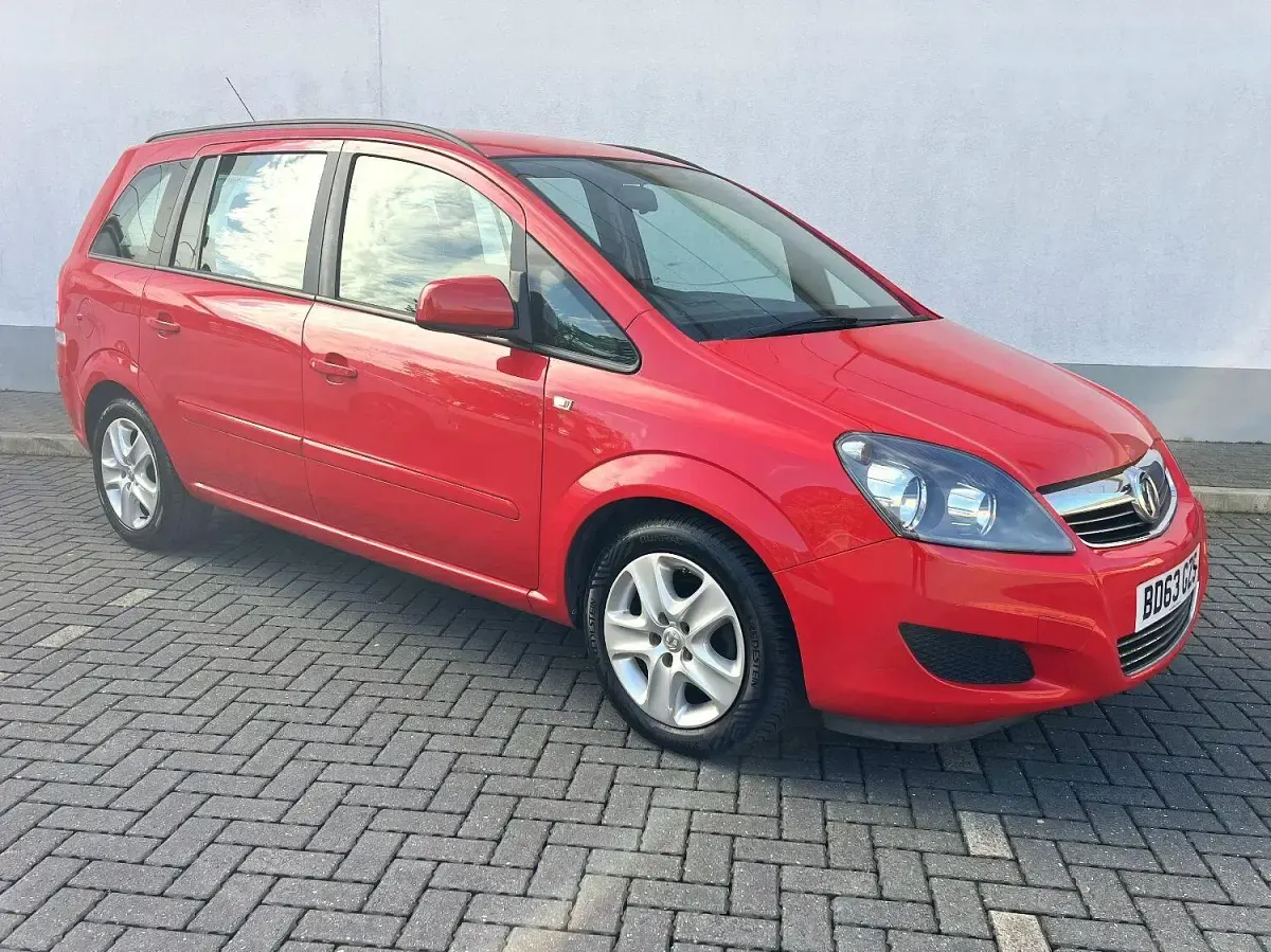 Used Vauxhall Zafira 2013 Red MPV