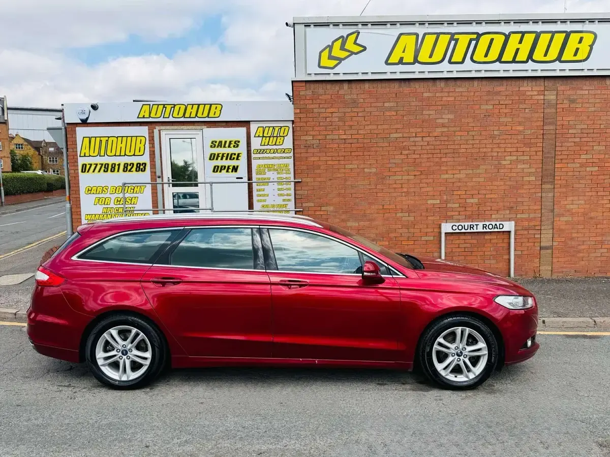 Used Ford Mondeo Titanium 180 HP (132 kW) 2015 Red Estate