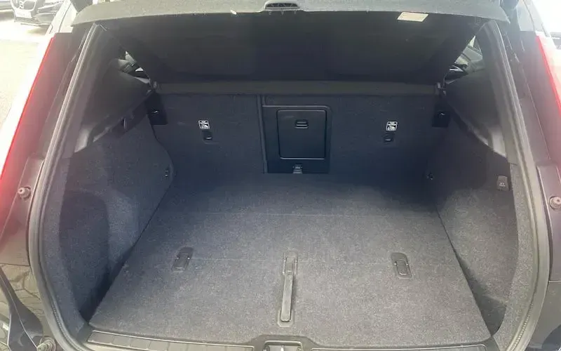 Used Volvo XC40 Plus 197 HP (144 kW) 2027 Black SUV