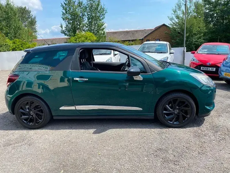 Used DS Automobiles DS3 Prestige 2018 Sapphire green pearl Hatchback