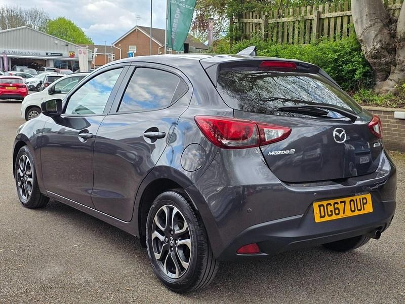 Begagnad Mazda 2 Inclusive 90 HK (66 kW) 2017 Grå Halvkombi