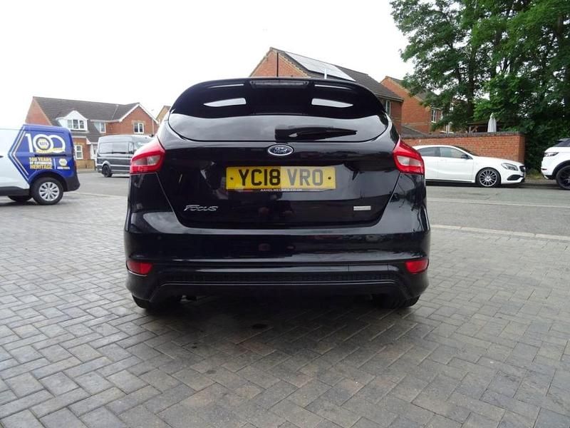 Used Ford Focus ST-Line X 140 HP (102 kW) 2018 Black Hatchback