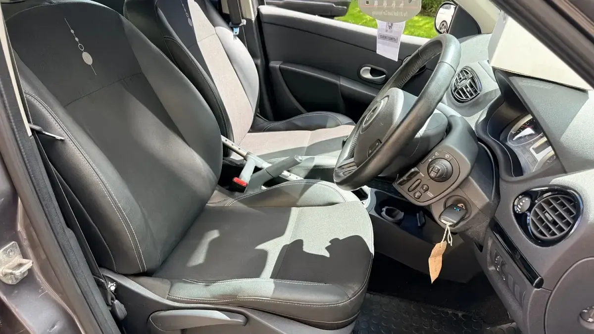 Used Renault Clio Dynamique 2011 Grey Hatchback