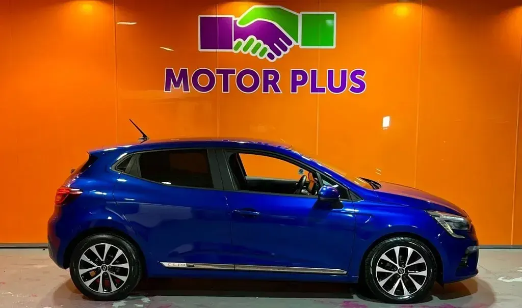 Used Renault Clio Iconic 100 HP (73 kW) 2021 Blue Hatchback