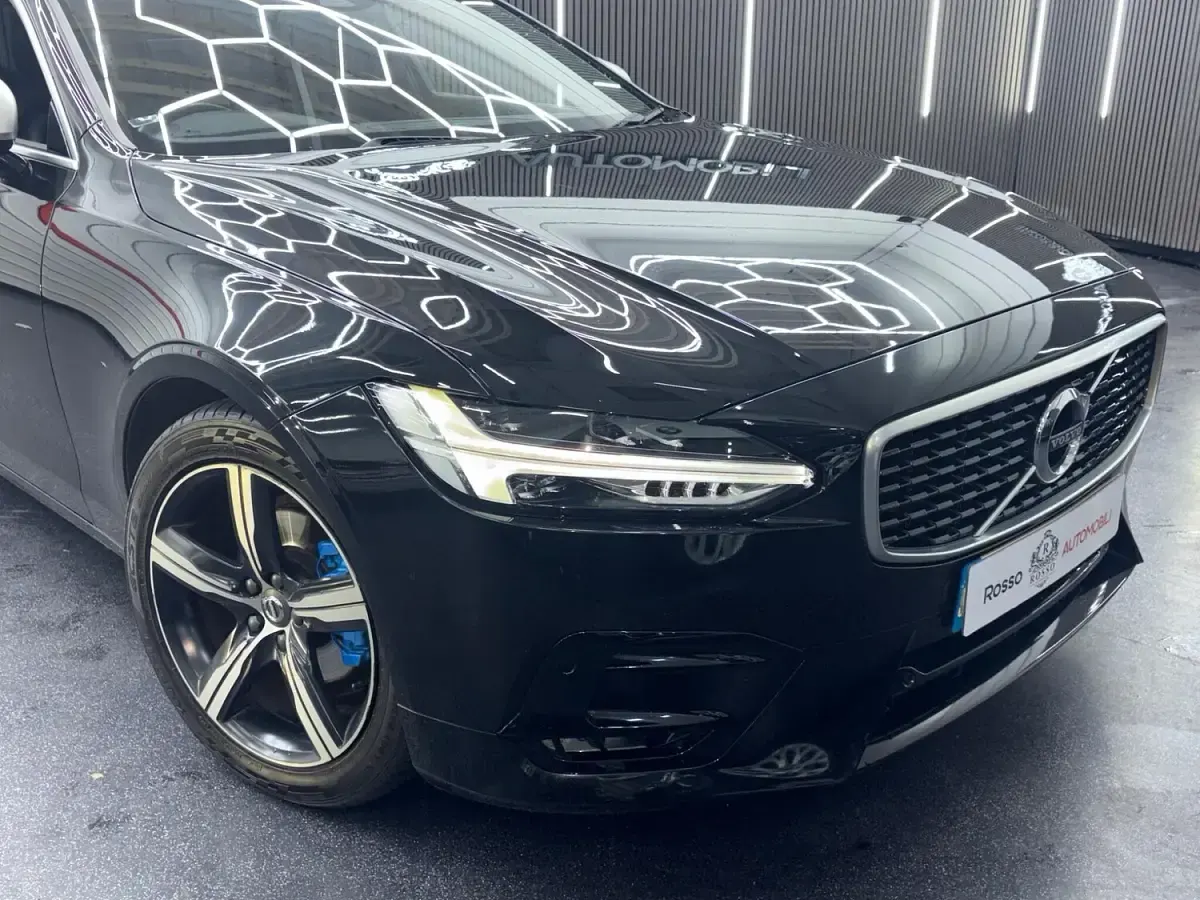 Used Volvo V90 R-Design 2017 Black Estate