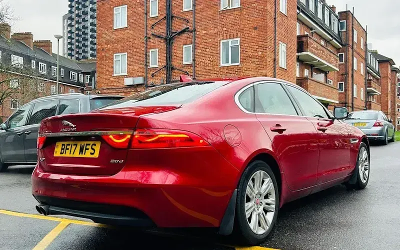 Used Jaguar XF Portfolio 179 HP (131 kW) 2017 Red Sedan