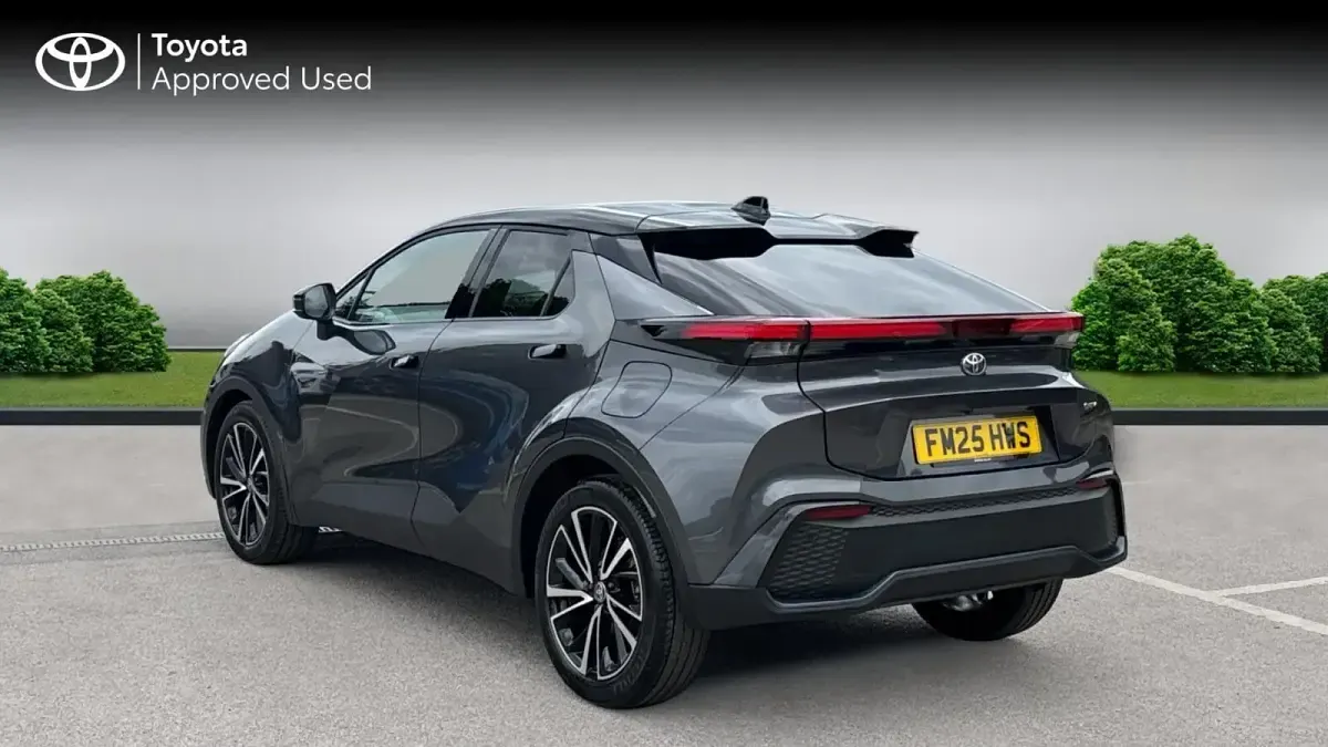 Used Toyota C-HR 140 HP (102 kW) 2025 Decuma grey SUV