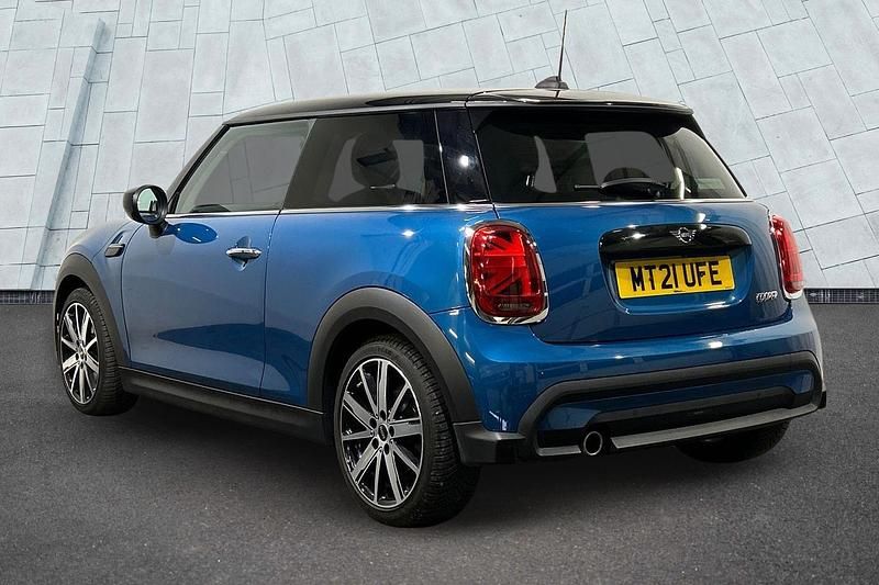 Used Mini Cooper Classic 136 HP (100 kW) 2021 Blue Hatchback
