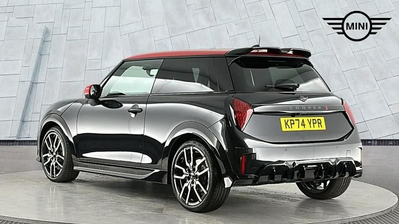 Used Mini Cooper S Hatch 201 HP (147 kW) 2024 Black Hatchback