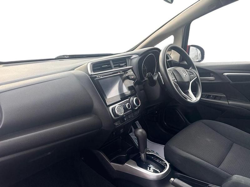 Used Honda Jazz SE 101 HP (74 kW) 2018 Red Hatchback