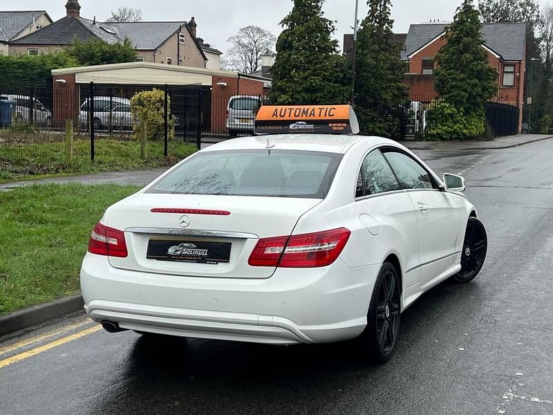 Begagnad Mercedes E250 2012 Vit Sportkupé