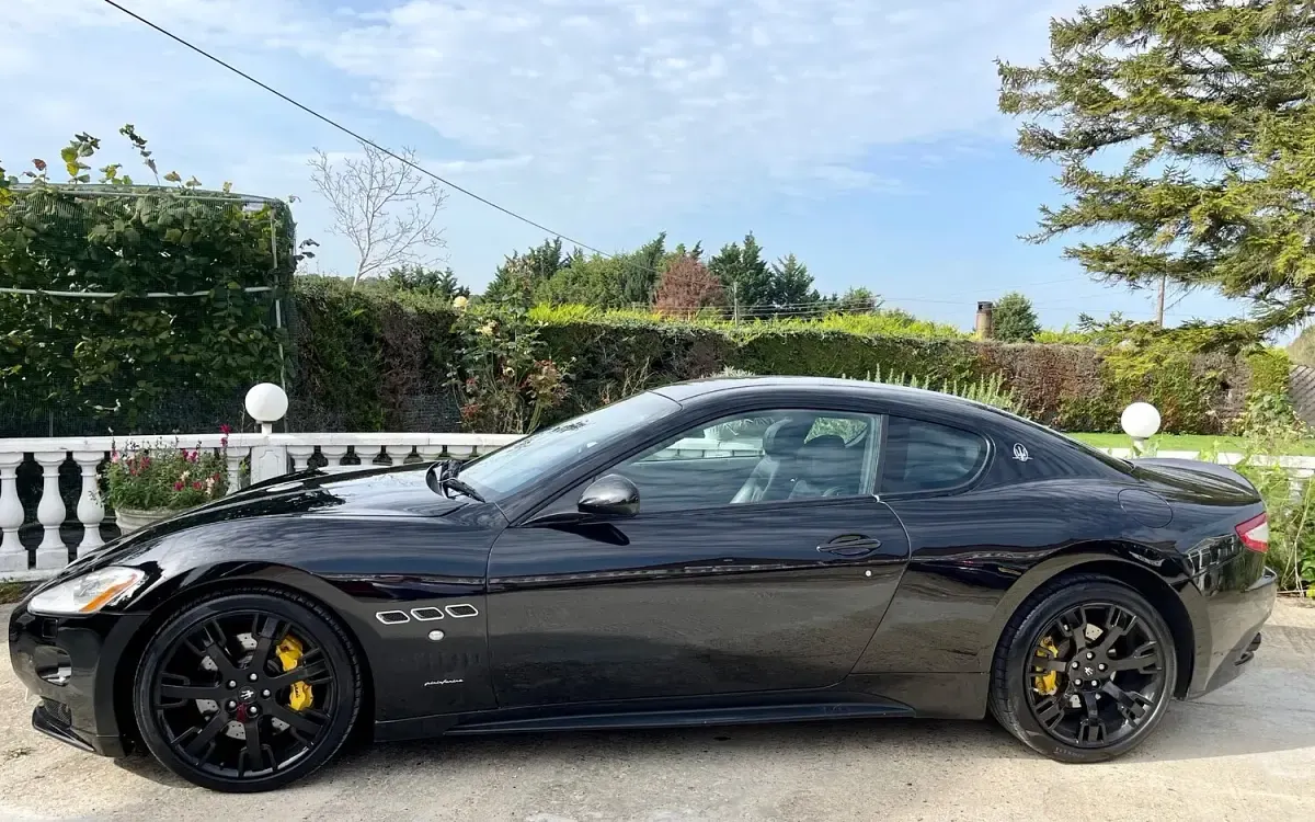 Used Maserati Granturismo 440 HP (323 kW) 2010 Black Coupe