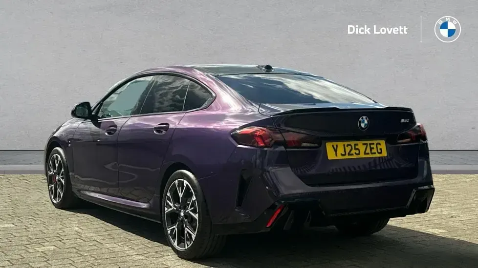 Używany BMW 220 M Sport 168 KM (123 kW) 2025 Purpurowy Coupe