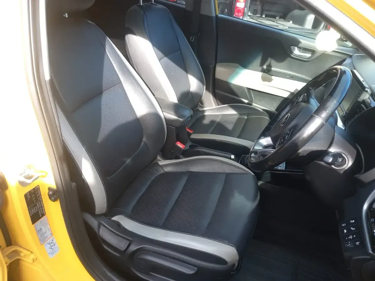 Used Kia Stonic 118 HP (86 kW) 2020 Yellow SUV