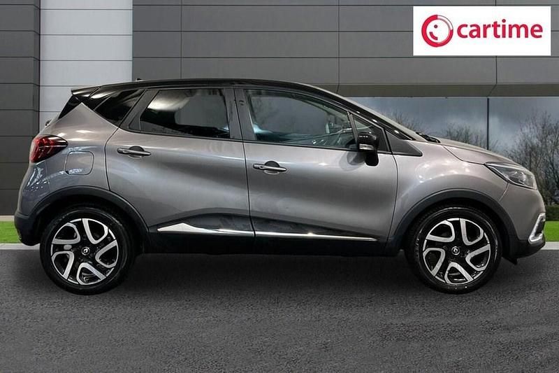 Used Renault Captur Iconic 90 HP (66 kW) 2018 Grey/black SUV