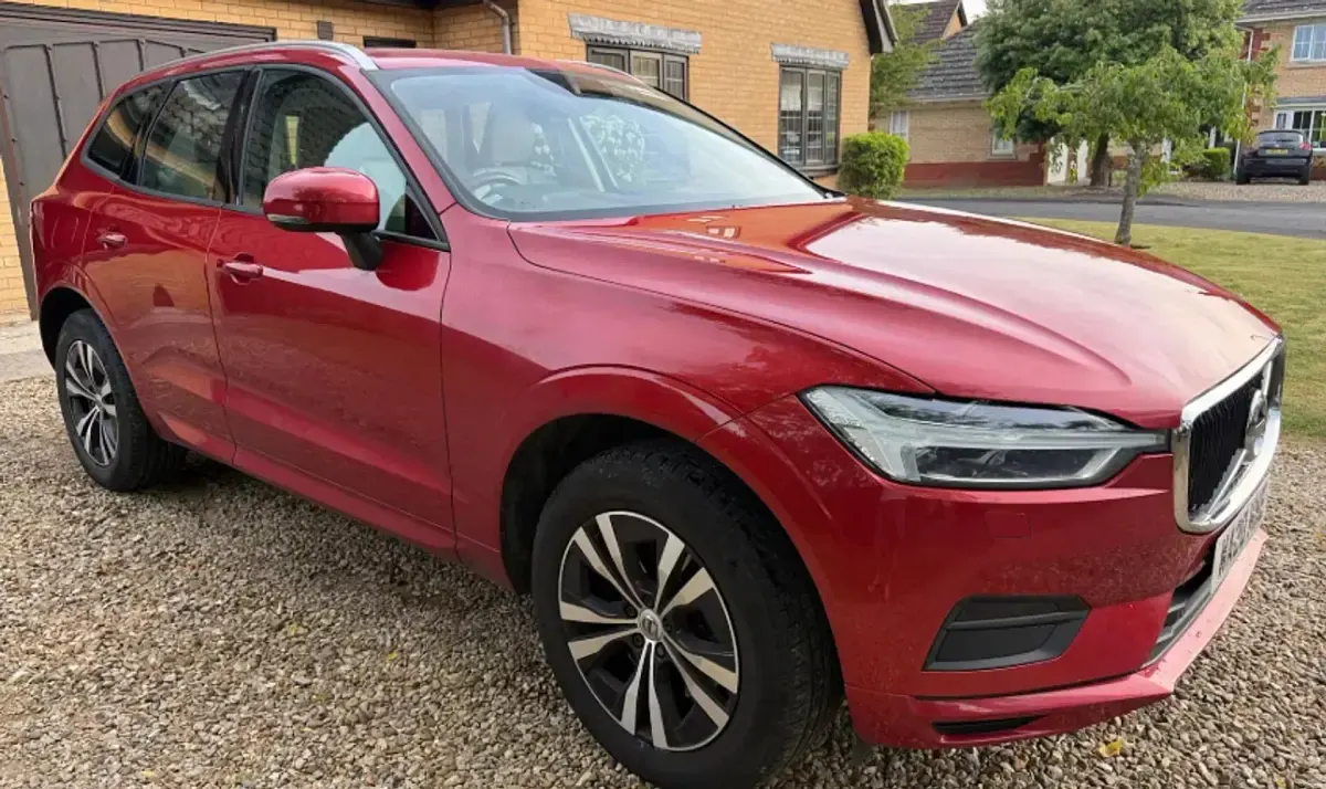 Used Volvo XC60 Momentum 190 HP (139 kW) 2020 SUV