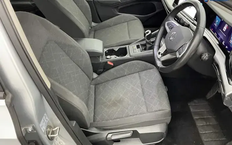 Used VW Golf VIII Life 131 HP (96 kW) 2023 Silver Hatchback
