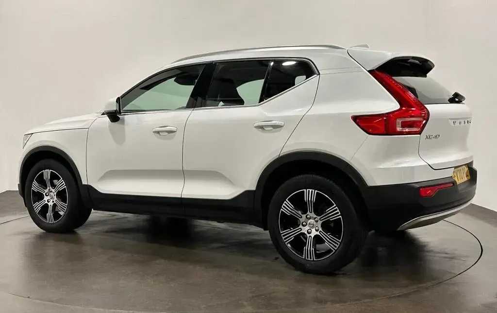 Used Volvo XC40 Inscription 163 HP (119 kW) 2020 White SUV