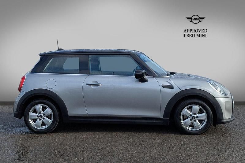 Used Mini Cooper Classic 134 HP (98 kW) 2023 Silver Hatchback