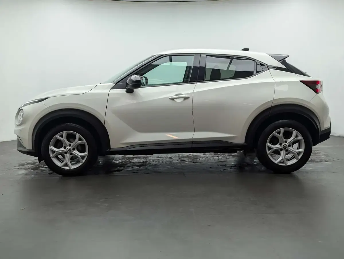 Begagnad Nissan Juke N-Connecta 114 HK (83 kW) 2021 Vit SUV