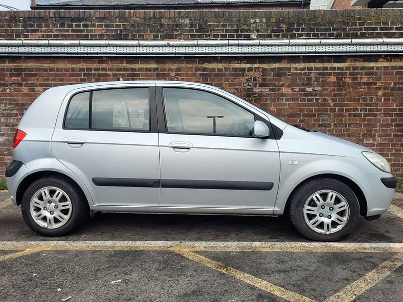 Used Hyundai Getz 95 HP (69 kW) 2007 Silver Hatchback
