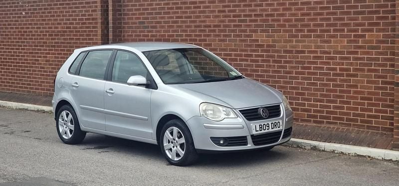 Used VW Polo Match 80 HP (58 kW) 2009 Silver Hatchback