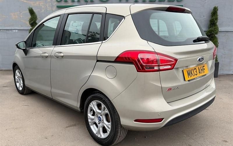 Used Ford B-MAX Zetec 105 HP (77 kW) 2016 MPV