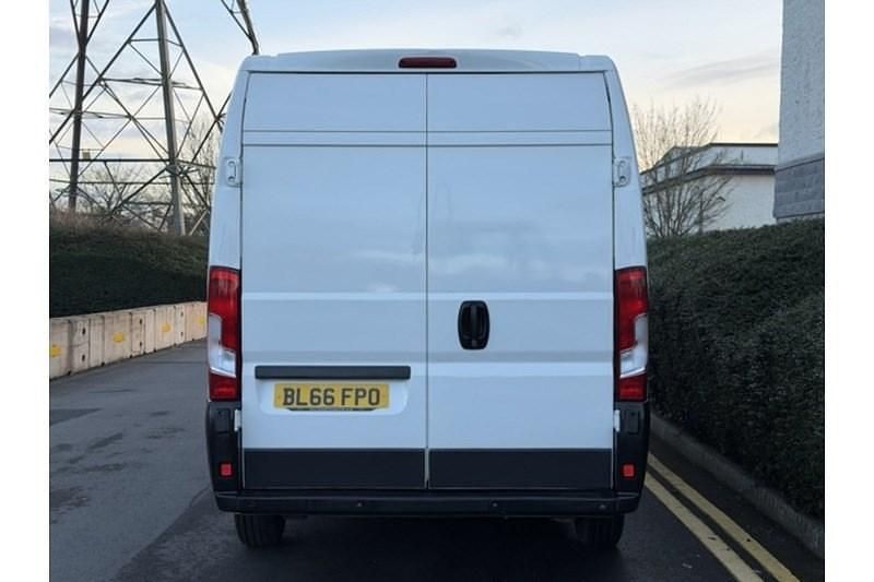Used Peugeot Boxer 130 HP (95 kW) 2016 White Van