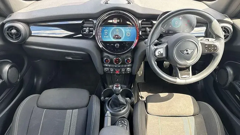 Used Mini Cooper Hatch 134 HP (98 kW) 2023 Green Hatchback