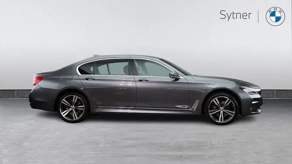 Used BMW 740L M Sport 316 HP (232 kW) 2017 Grey Sedan