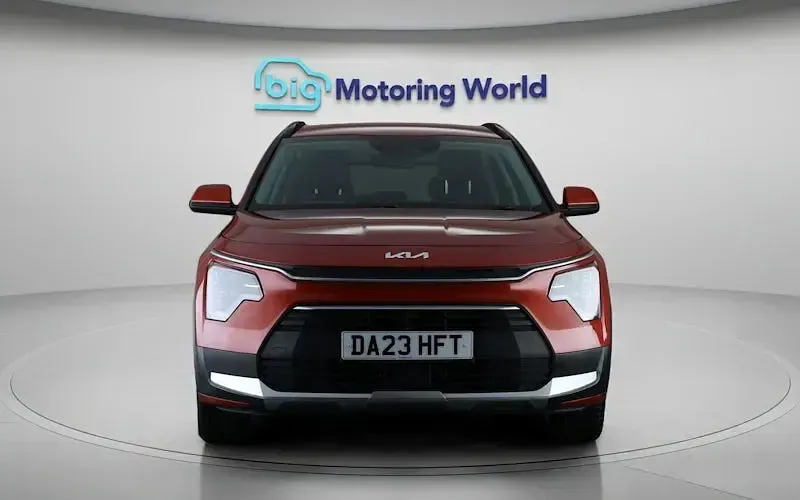 Używany Kia Niro 141 KM (103 kW) 2023 Pomarańczowy SUV