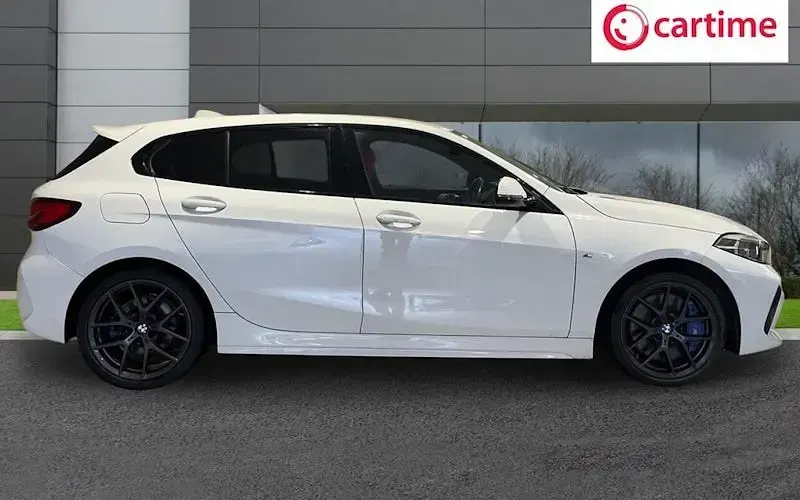 Used BMW 118 M Sport 150 HP (110 kW) 2022 White Hatchback