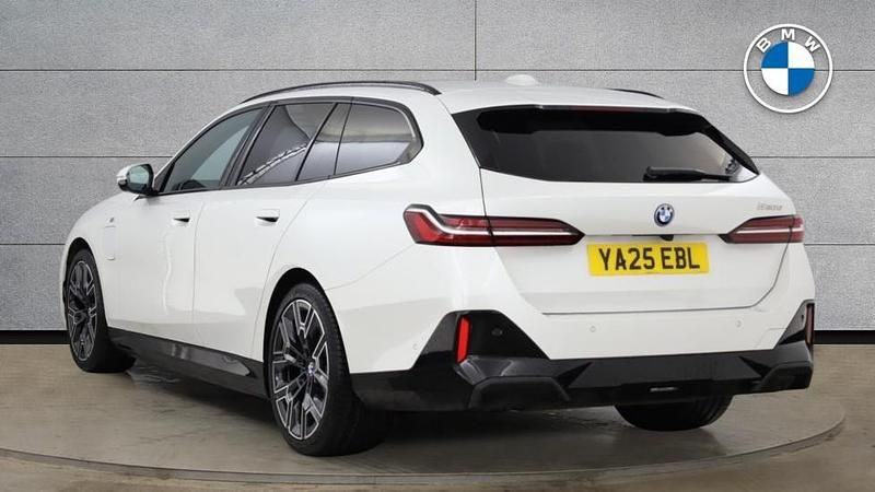 Used BMW 530e M Sport 295 HP (216 kW) 2025 White Estate