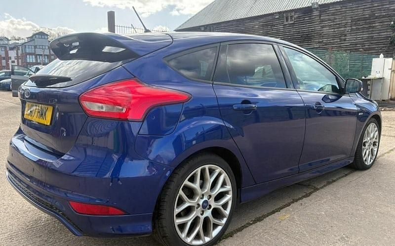 Used Ford Focus ST-Line 120 HP (88 kW) 2016 Hatchback