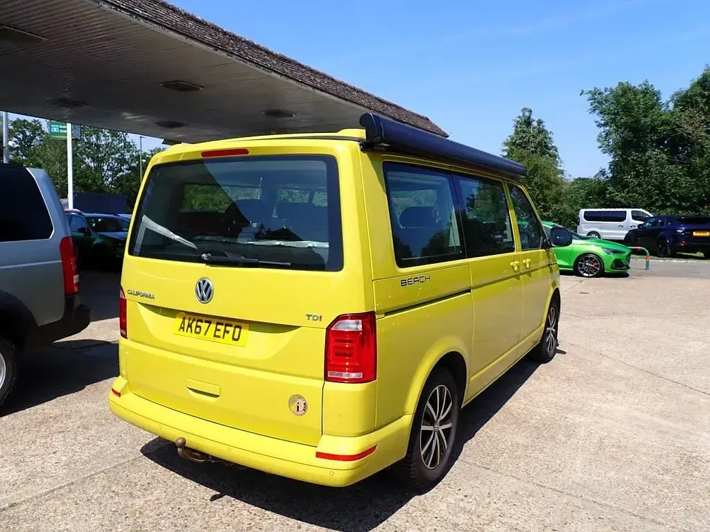 Used VW California Beach 150 HP (110 kW) 2017 Yellow Van