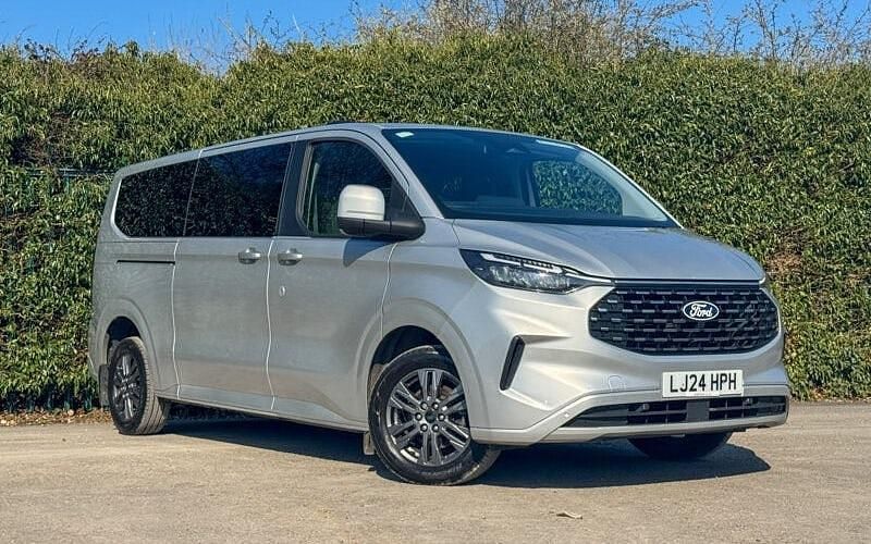 Used Ford Tourneo Titanium 136 HP (100 kW) 2025 MPV