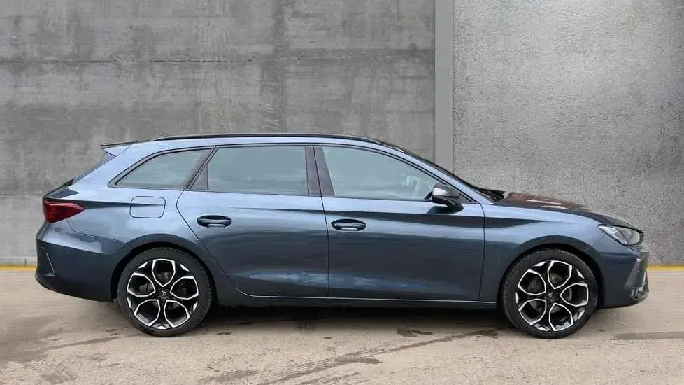 Used Cupra Leon 150 HP (110 kW) 2025 Grey Estate