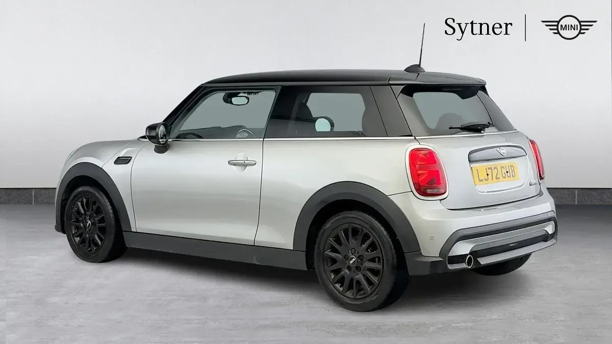Used Mini Cooper Classic 134 HP (98 kW) 2023 Silver Hatchback