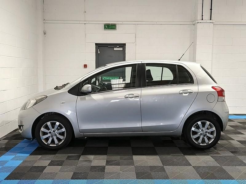 Used Toyota Yaris 2011 Silver Hatchback