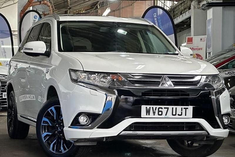 Begagnad Mitsubishi Outlander P-HEV 2017