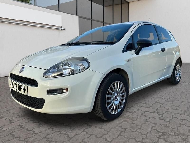 Used Fiat Punto Pop 69 HP (50 kW) 2012 White Hatchback