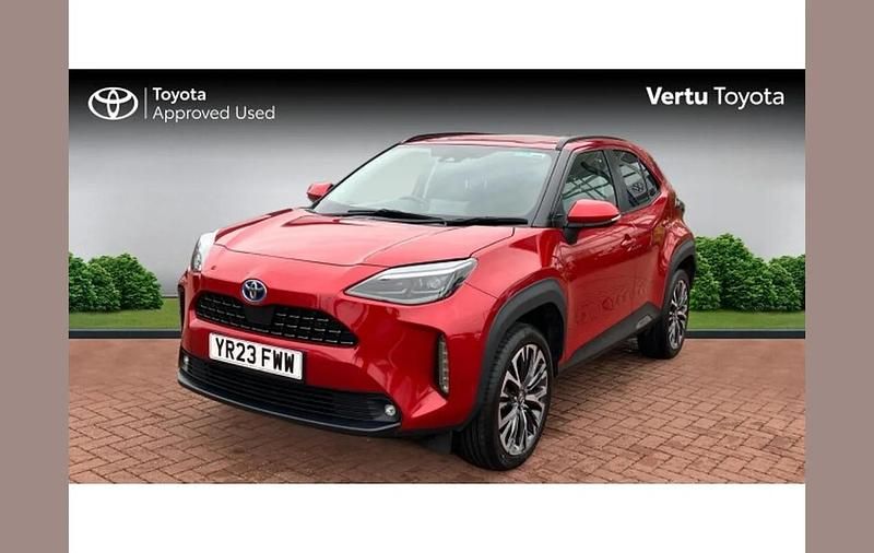 Used Toyota Yaris Cross 113 HP (83 kW) 2023 Red SUV