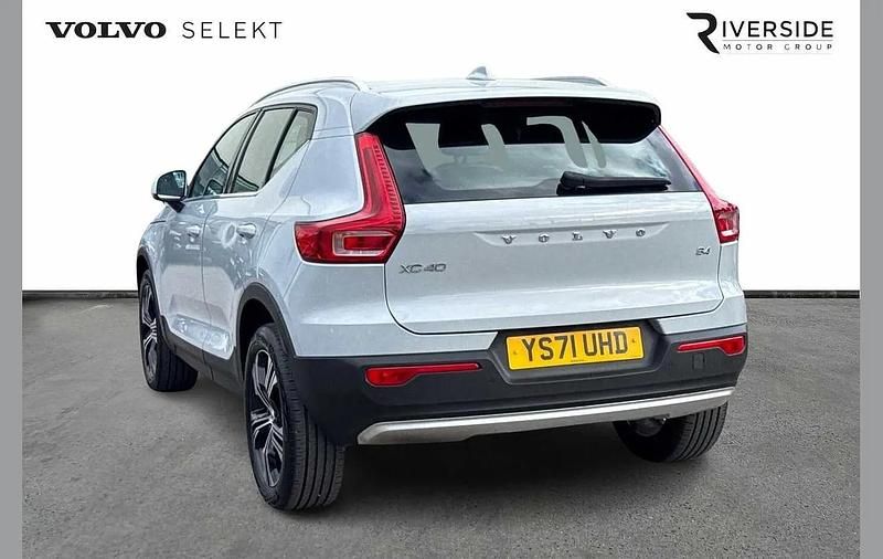 Used Volvo XC40 Inscription 197 HP (144 kW) 2021 Silver SUV