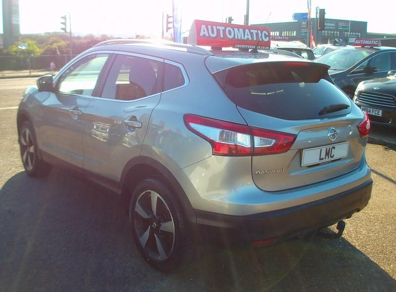 Used Nissan Qashqai N-TEC 115 HP (84 kW) 2014 Silver SUV