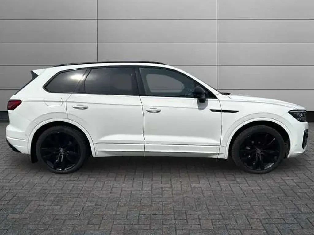 Used VW Touareg Black Edition 286 HP (210 kW) 2023 White SUV